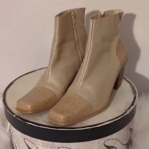 - Cloud Walkers Vintage Leather Ankle Boots Made in Brazil