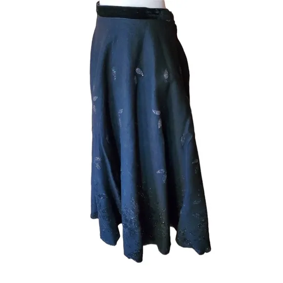 1950s‎ Unlabeled Black &amp; Glitter, Floral Embossed C