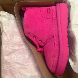 Brand new pink UGG Neumel boots. Box and tag included. Toddler girl 8c