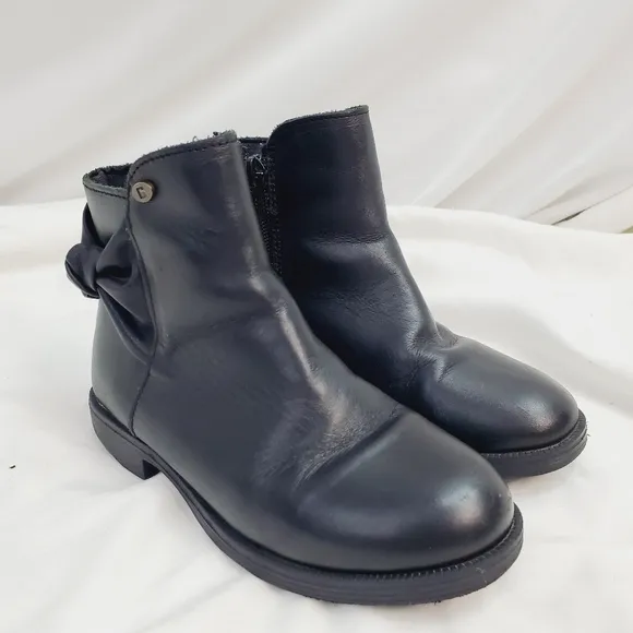 Coqueta Black vegan leather ankle boot bootie Girls bow