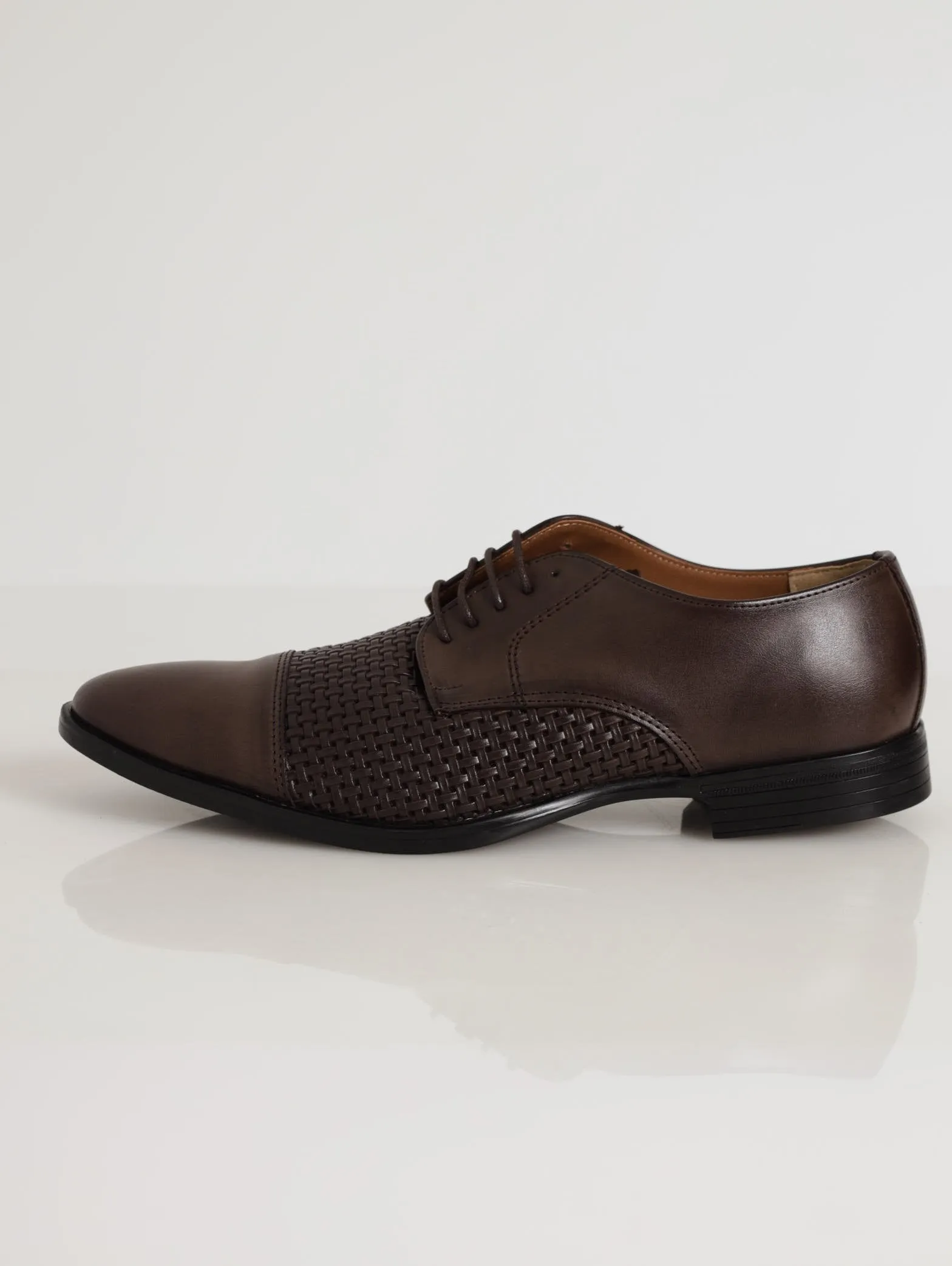 Men's Weave Embossed Derby With Plain Toe Cap Sandal - Brown