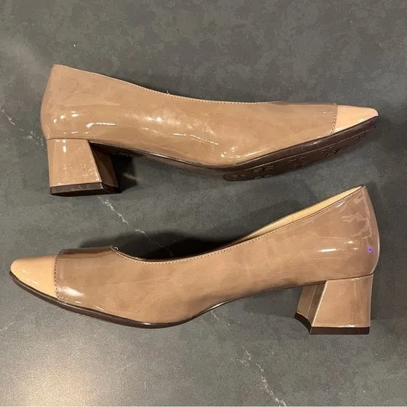 Naturalizer sz 8.5 Xavier taupe and cream faux leather heeled loafer