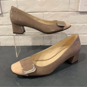 Naturalizer sz 8.5 Xavier taupe and cream faux leather heeled loafer