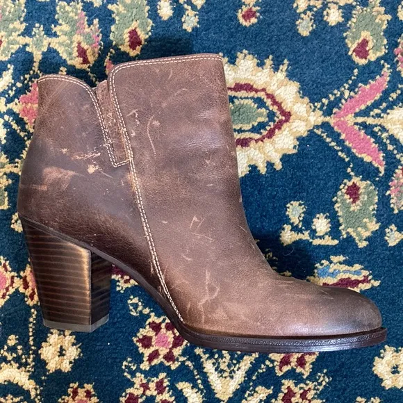 🍄Sofft Wera distressed Brown leather Ankle Boot