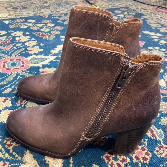 🍄Sofft Wera distressed Brown leather Ankle Boot