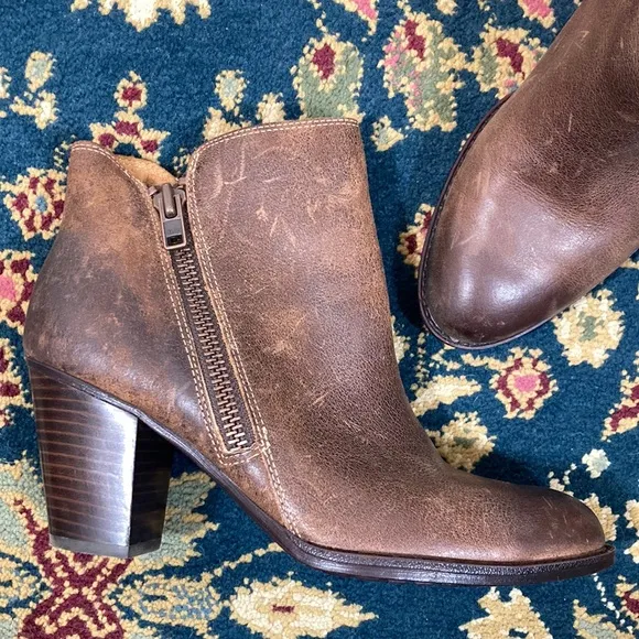 🍄Sofft Wera distressed Brown leather Ankle Boot