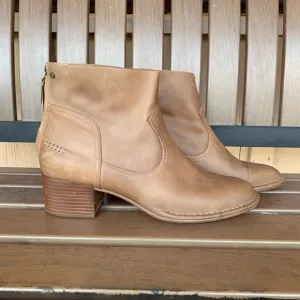 Ugg Bandara Leather Sahara Ankle Boots Size 11
