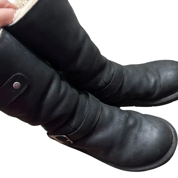 UGG Kensington Black Leather Buckle Moto Boots in Classic Black Size 8