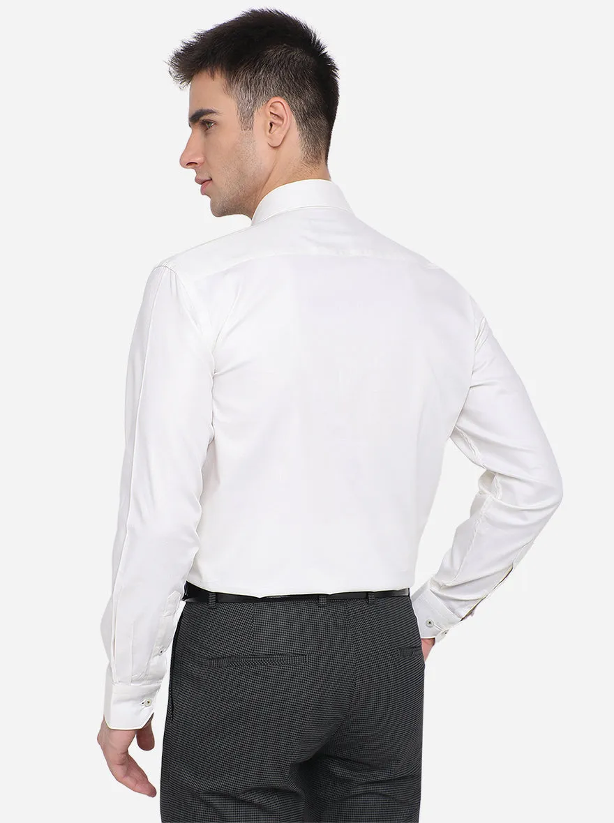 White Solid Regular Fit Formal Shirt | JadeBlue